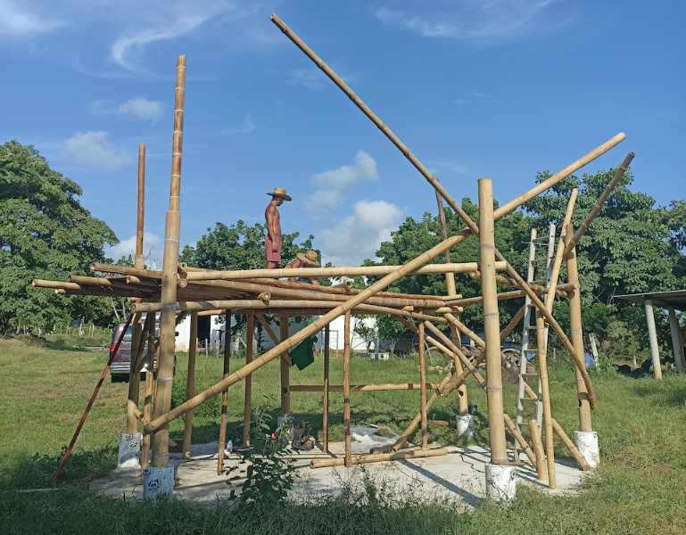 Grupo de alumnos en el taller